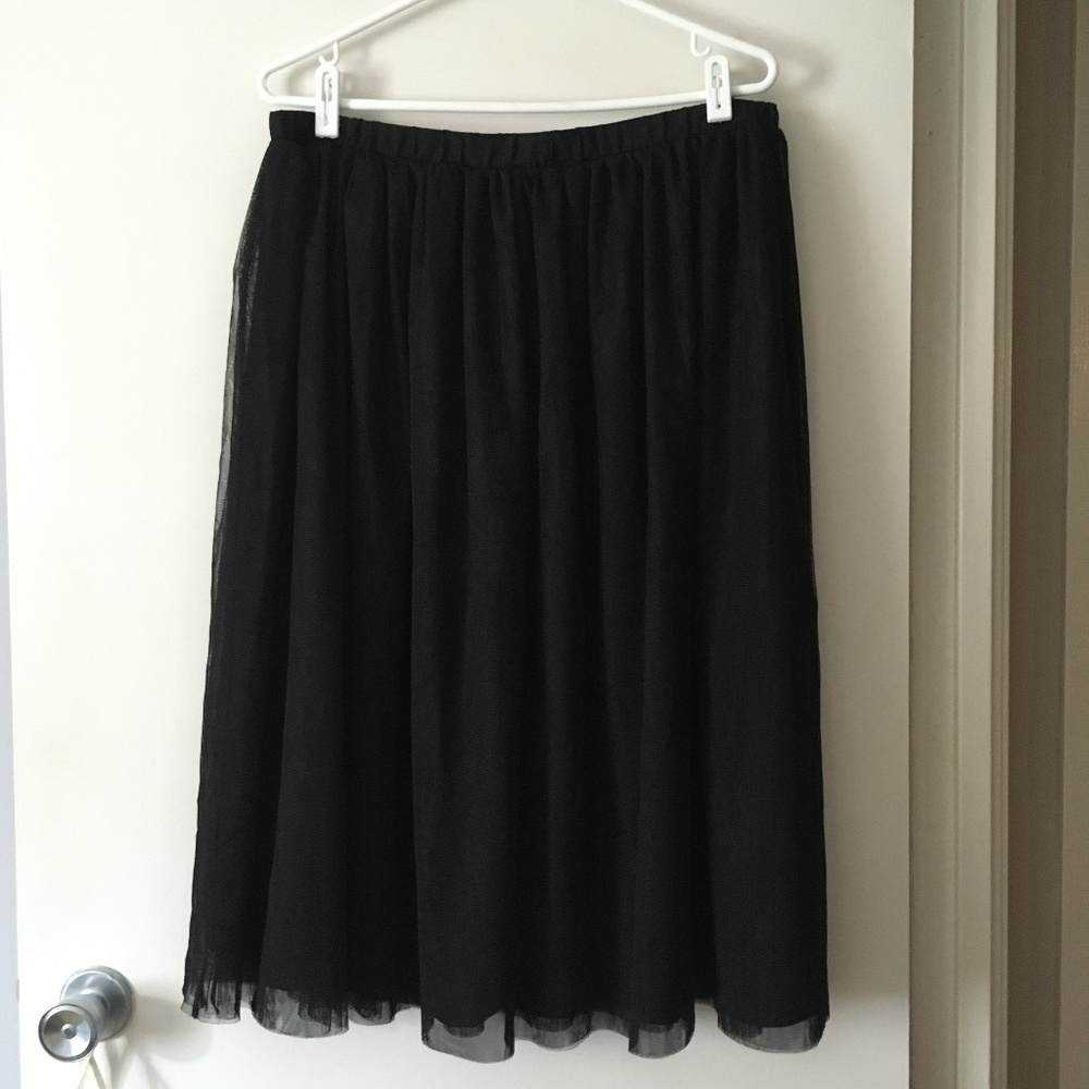 NWT Banana Republic Black Mesh Midi Full Skirt L
